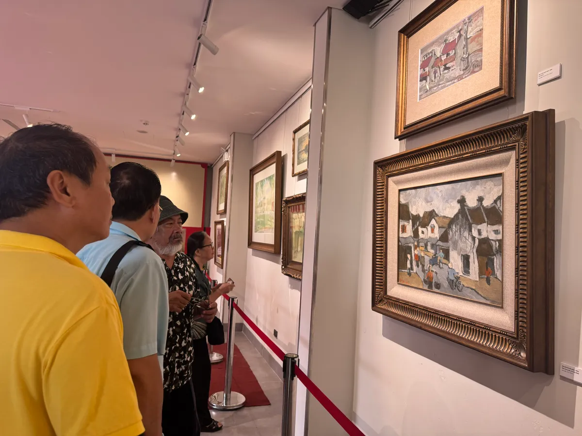 Cuộc sống tươi đẹp: Triển lãm nghệ thuật kỷ niệm Ngày Giải phóng Thủ đô - Ảnh 3.
