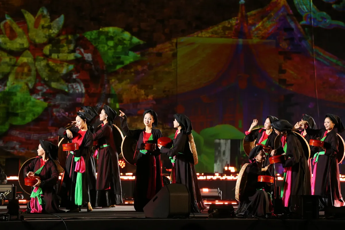 Khai mạc Lễ hội Văn hóa Thế giới tại Hà Nội: Hòa sắc năm châu giữa lòng di sản - Ảnh 7.