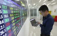 VN-Index chính thức vượt 1.700 điểm