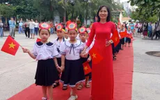 Niềm vui ngày khai giảng lan tỏa từ vùng biên giới đến miền biển