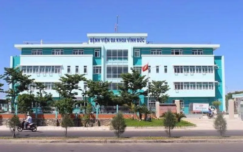 Công ty Cổ phần Bệnh viện Đa khoa Vĩnh Đức (địa chỉ Quốc lộ 1A, phường Điện Bàn Đông) có nhiều hành vi vi phạm trong hoạt động quản lý chất thải và an toàn thực phẩm.